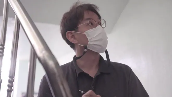 코로나19 감염 경로를 쫓아 시간과의 싸움을 벌이는 역학조사 요원들