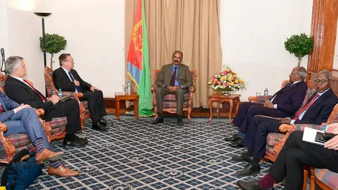 Ergamaan aaddaa Gaanfa Afrikaa Feeltimaan pireezidant Isaayyaas waliin yoo mariyatan