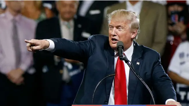 Donald Trump promet d'expulser des Etats-Unis deux millions de migrants clandestins dès la première heure de sa présidence.