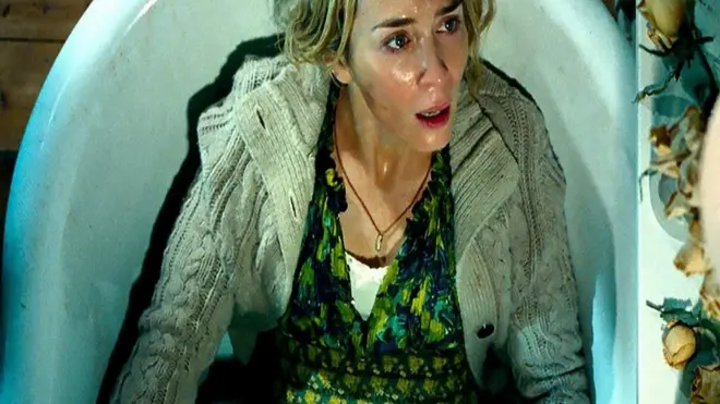 مشهد من فيلم "مكان هادئ" للممثلة إيميلي بلانت