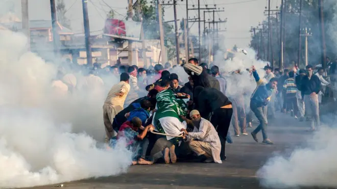 حالیہ احتجاجی لہر میں کشمیر میں 90 سے زیادہ لوگ مارے گئے ہیں جن میں بوڑھے، جوان، بچے اور عورتیں سب شامل ہیں