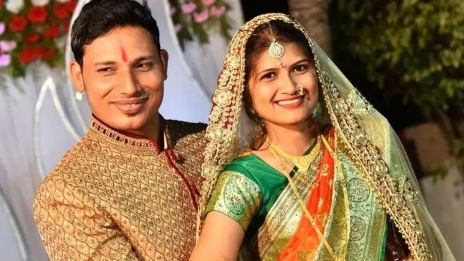 આનંદ અને દિક્ષા કામ્બે