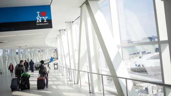 Korea Utara menuduh 'perampokan' atas diplomatnya terjadi di Bandara John F. Kennedy, New York.