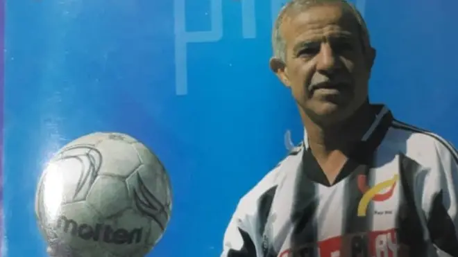 Abdelhamid Salhi yakinnye mu ikipe imwe gusa ya ES Sétif y'iwabo muri Algeria