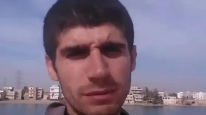 Una decisión judicial obligó a Mohammed Aisha a encargarse de un barco que no es suyo. Cada vez hay más casos de marinos y barcos abandonados en el mundo.