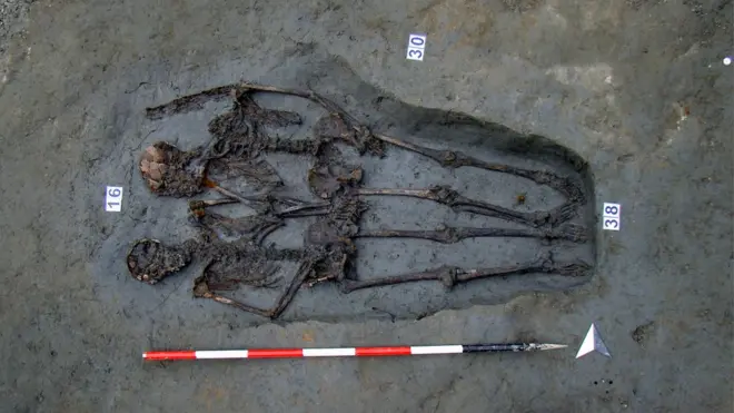 The skeletons, buried in Roman times, have been holding hands for around 1,500 years