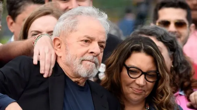 Лула со своей подругой Росанджелой да Силва