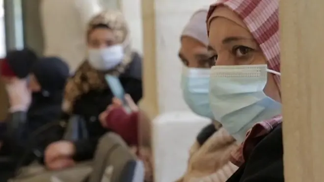 لقاح ضد كوفيد-19 يعمق الأزمة بين الإسرائيلين والفلسطينيين