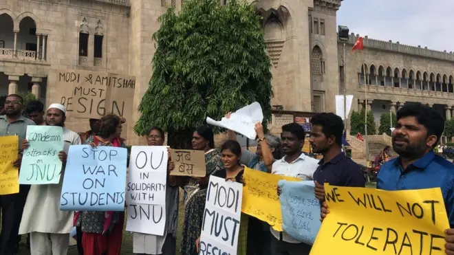 ఓయూ విద్యార్థుల నిరసనలు