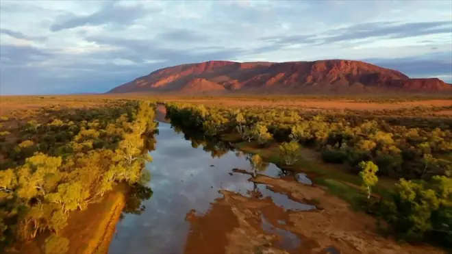 ภูเขาออกัสตัส ออสเตรเลีย
