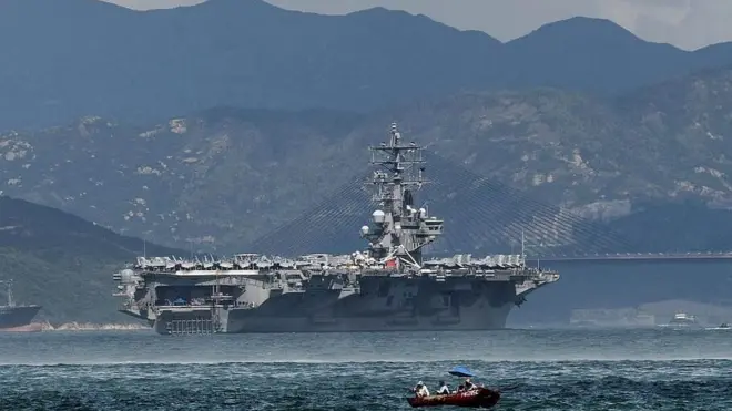 ዩ-ኤስ-ኤስ ሮናልድ ሬገን ዝተባህለት ነፈርቲ እትጽዕን ዓባይ መርከብ ካብተን ቅድሚ ሕጂ ናብ ሆንግ ኮንግ ኣትየን ዝፈልጣ"ያ