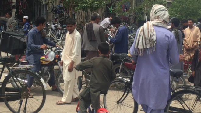 بازار فروش دوچرخه‌های دست دوم نیز در شهر هرات گرم است