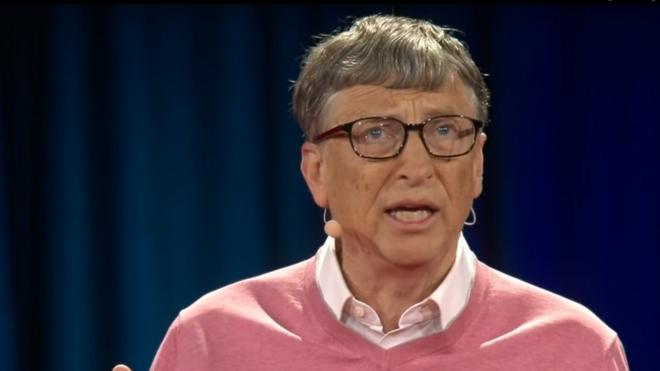 Captura de pantalla de Bill Gates en una Ted Talk.