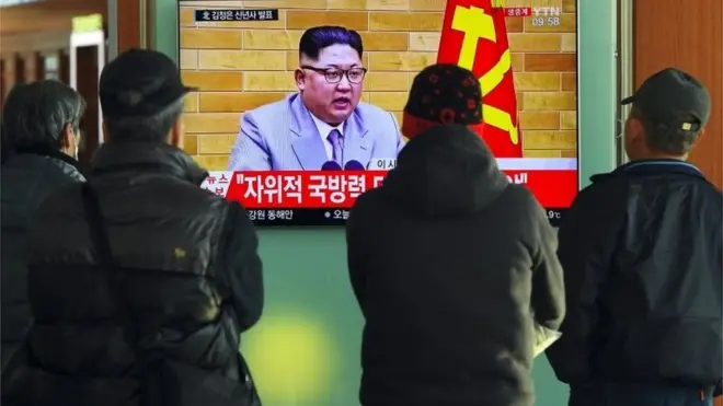 En su tradicional mensaje televisivo por año nuevo, el líder norcoreano Kim Jong un tendió una inusitada rama de olivo a su vecino del sur.