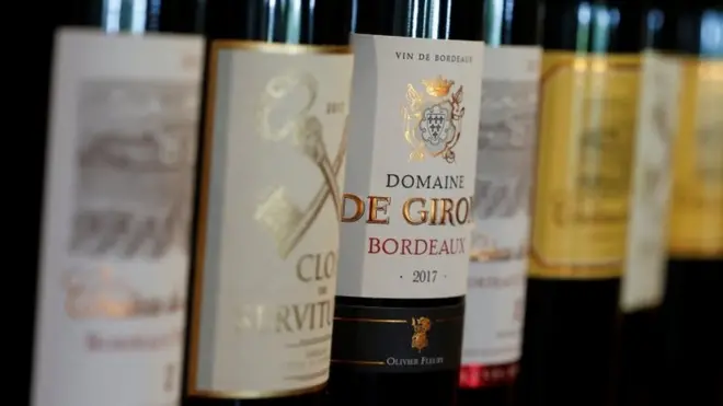 زجاجات نبيذ فرنسي