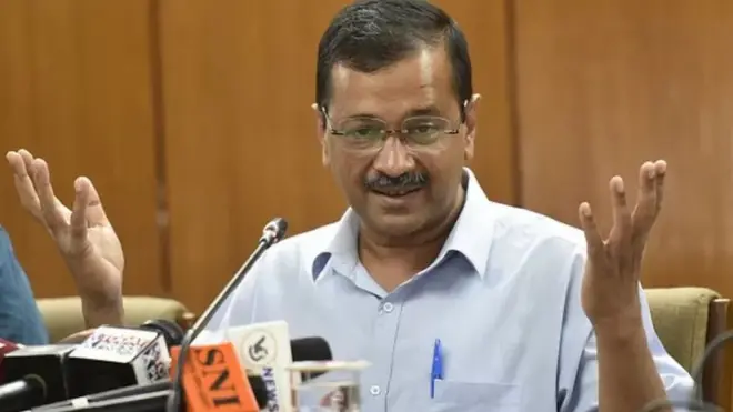 اروند کیجریوال نے پتھراؤ کی تنقید کی لیکن جلوس میں نعرے بازی اور ہتھایروں کے بارے میں خاموش رہے