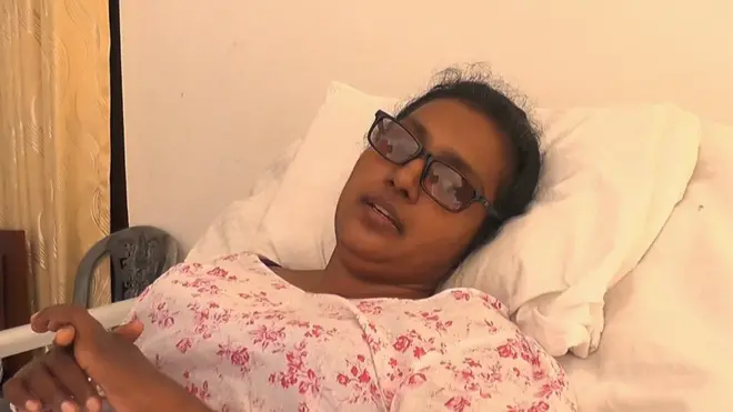 අස්ථි බිඳීමකට ලක්ව මාස 14 ක් රෝහල් ප්‍රතිකාර ලබාගැනීමෙන් අනතුරුව දැන් නිවසේ ප්‍රතිකාර ලබමින් සිටින තිළිනා හර්ෂනී