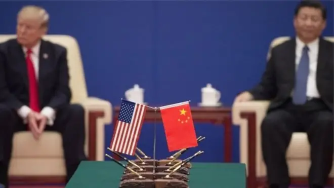 特朗普周围的顾问都是认为中国不堪一击的人，按照他们的算计，造成针对性的震撼能暴露中国结构性的裂痕，而眼下可能是他们最后能够把握住的发出一击的机会。