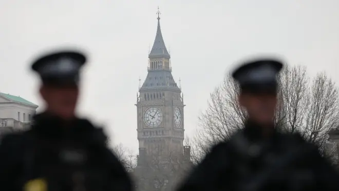 PM May mengatakan pelaku serangan di Westminster pernah diselidiki aparat keamanan beberapa tahun lalu.