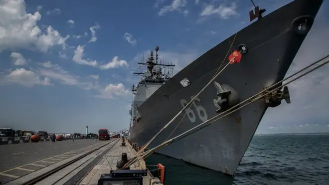 американський ракетний крейсер "Hue City"