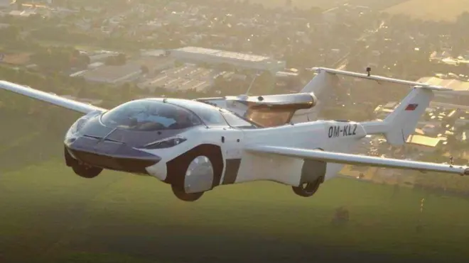 AirCar in flight