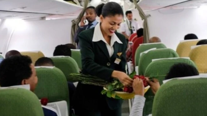 에티오피아와 에리트레아를 잇는 상업비행이 20년 만에 재개됐다