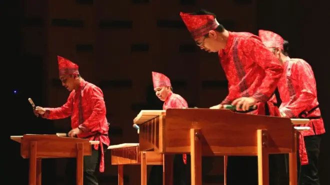 Penampilan Kolintang Kawanua Jakarta (K2J) dalam konser perdana, pada Jumat (17/03).