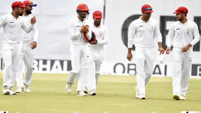 د افغانستان او بنګله دېش تر منځ د ټسټ لوبې پر څلورمه ورځ افغان لوبغاړو کوربه هېواد ته ۳۹۸ منډو هدف وټاکه.