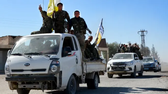 Kekuatan anti-ISIS memasuki Raqqa, Suriah. Kota ini oleh ISIS dikatakan sebagai 'ibu kota kekhalifahan'.