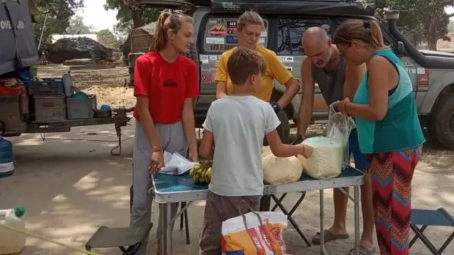 फ्रांस परिवार कोरोना लॉकडाउन