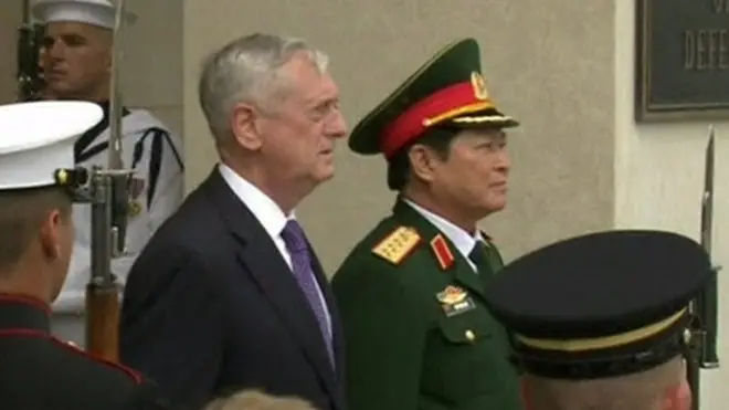 Ông James Mattis hôm thứ Ba 8/8 đón tiếp Bộ trưởng Quốc phòng Ngô Xuân Lịch tại Ngũ Giác Đài, với căng thẳng gia tăng giữa VN và TQ trong vấn đề Biển nằm trong nghị trình.