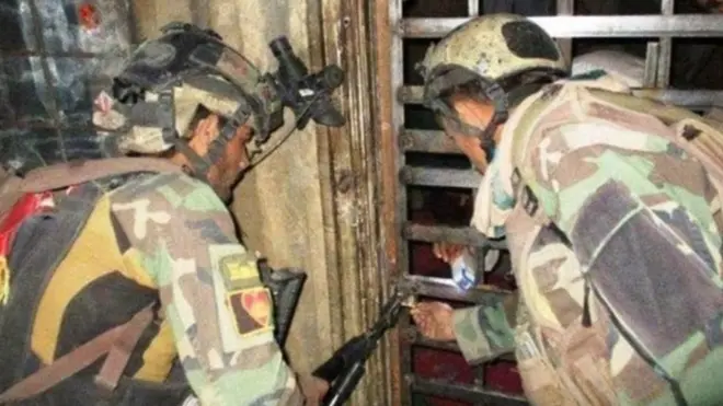 افغان ځواکونو له دې مخکې هم د وسله والو له زندانونو د ملکي او نظامي کسانو راخوشي کولو ادعا کړې چې یو شمېر دغه ادعاوې وسله والو هم تایید کړې ( ارشیف تصویر)