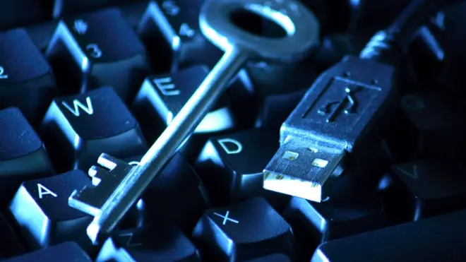 В 2015 году зарубежные интернет-сервисы не стали размещать персональные данные россиян на территории страны, и, видимо, откажутся помогать российским властям и теперь