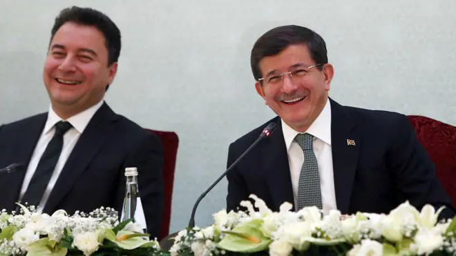 Ahmet Davutoğlu iyo Ali Babacan