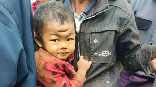 စစ်တပ်ရဲ့ လေကြောင်းဗုံးကြဲမှုကနေ လွတ်မြောက်လာတဲ့ မေကံကောင်း