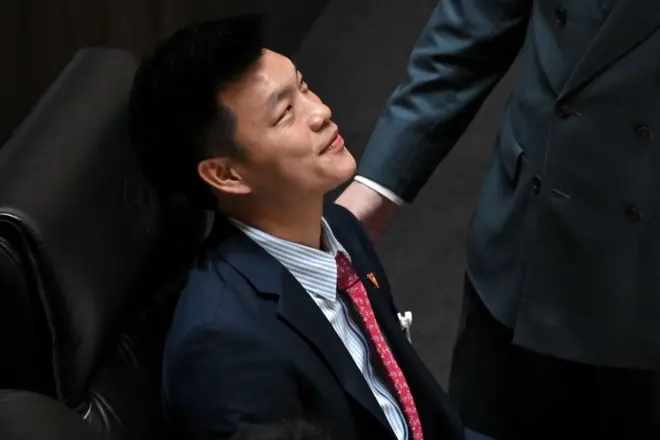 ณัฐพงษ์ เรืองปัญญาวุฒิ หัวหน้าพรรค ปชน. เป็น 1 ใน 44 สส. ที่ตกเป็นผู้ถูกร้องคดีฝ่าฝืนมาตรฐานจริยธรรมอย่างร้ายแรง