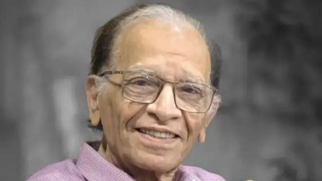 قمر احمد 