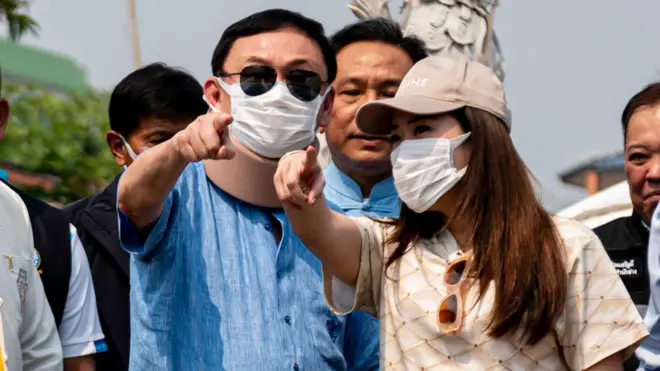 ทักษิณ ชินวัตร เดินทางไปบ้านเกิดที่ จ.เชียงใหม่ เป็นครั้งแรกพร้อมบุตรสาว แพทองธาร ในระหว่าง 14-16 มี.ค. 2567 ภายหลังได้รับการพักโทษตามระเบียบราชทัณฑ์