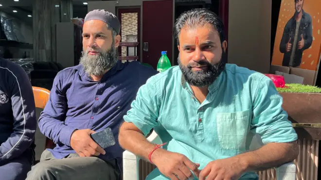 शानू और ओमकार की तस्वीर