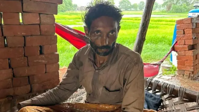 नरेश पासींनी सांगितलं की, त्यांना चोरीच्या संशयावरून मारहाण करण्यात आली. 