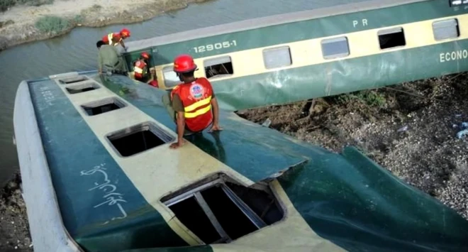 حادث قطار باكستان