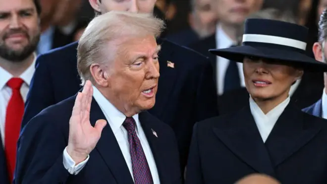 डोनाल्ड ट्रम्प यांनी रविवारी दुसऱ्यांदा अमेरिकेच्या राष्ट्राध्यक्षपदाची शपथ घेतली. 