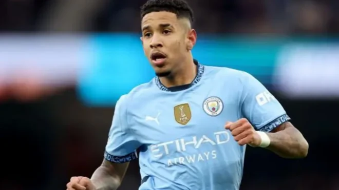 Hoton Savinho da rigar Manchester City