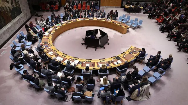 संयुक्त राष्ट्रांच्या सुरक्षा परिषदेची बैठक सुरू असतानाचं एक दृश्य.