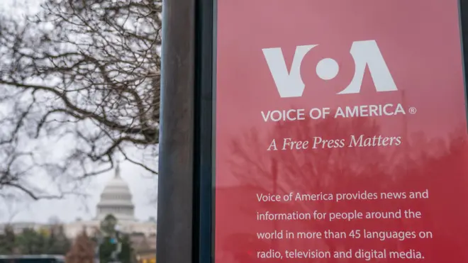 VOA ဟာ သတင်းအချက်အလက်တွေကို မြန်မာအပါအဝင် ကမ္ဘာတဝန်းမှာ ဘာသာပေါင်း ၄၅ မျိးနဲ့ ရေဒီယို၊ တီဗီ၊ ဒစ်ဂျစ်တယ် မီဒီယာအနေနဲ့ ထုတ်လွှင့်နေပါတယ်။