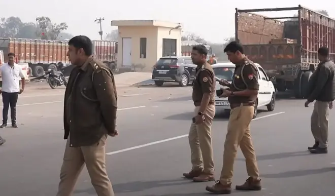 लखनऊ-प्रयागराज के रास्ते में जाम