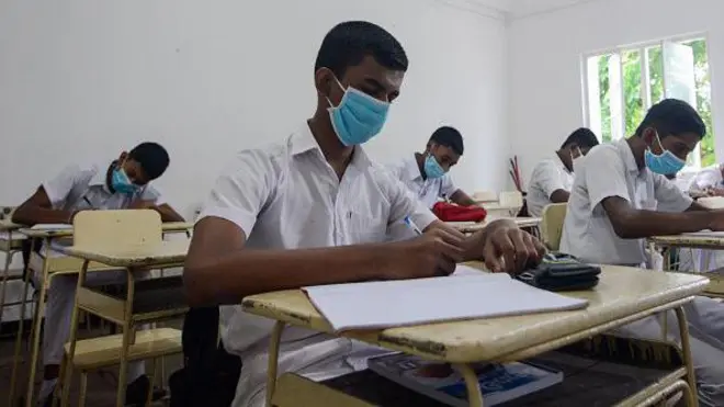 ශ්‍රී ලංකාවේ පාසල් පද්ධතිය තුළ පැවැත්වෙන ජාතික මට්ටමේ ප්‍රධාන විභාග තුන ලෙස 5 ශ්‍රේණිය ශිෂ්‍යත්ව විභාගය, අධ්‍යාපන පොදු සහතිකපත්‍ර සාමාන්‍ය පෙළ හා උසස් පෙළ විභාග හැඳින්විය හැකිය.