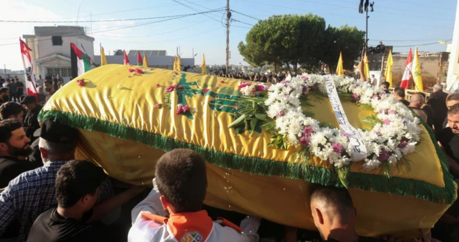 Salı günü yapılan saldırıda ölen birinin tabutu