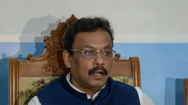 भाजपा नेते विनोद तावडे यांच्यावर पैसे वाटल्याचा आरोप