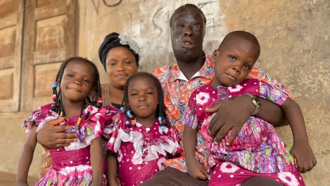 Arakunrin Abiọdun ati ẹbi rẹ